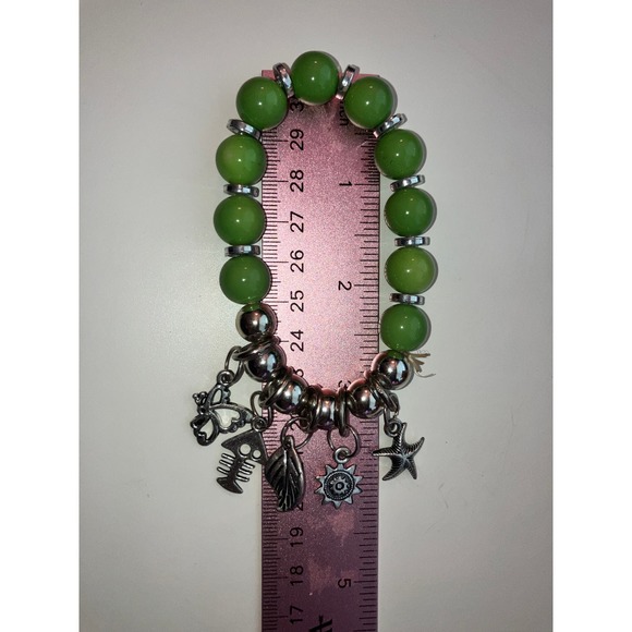 Light Green & Silver-Tone Beaded Charm Homemade 4.25 Inch Length Bracelet! - Picture 6 of 7
